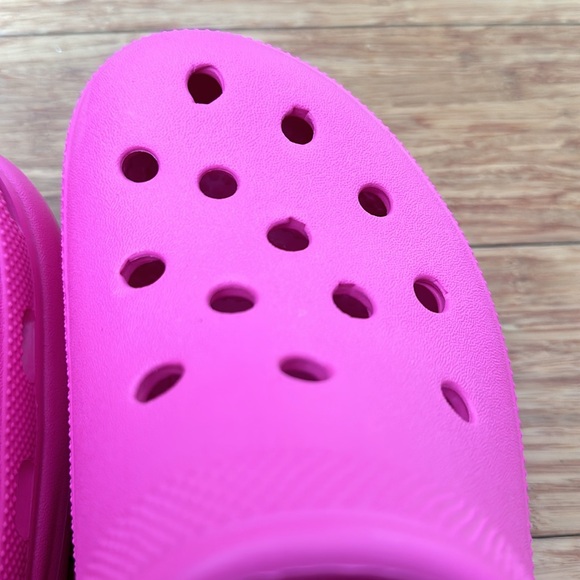 Like new Crocs Mega Crush Pink Size 10 - Picture 2 of 4